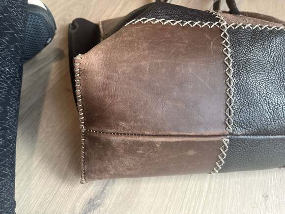 Large Dark Brown Leather Bag for the Weekend. Mix of Patchwork Style Leathers. W - Picture 13 of 16